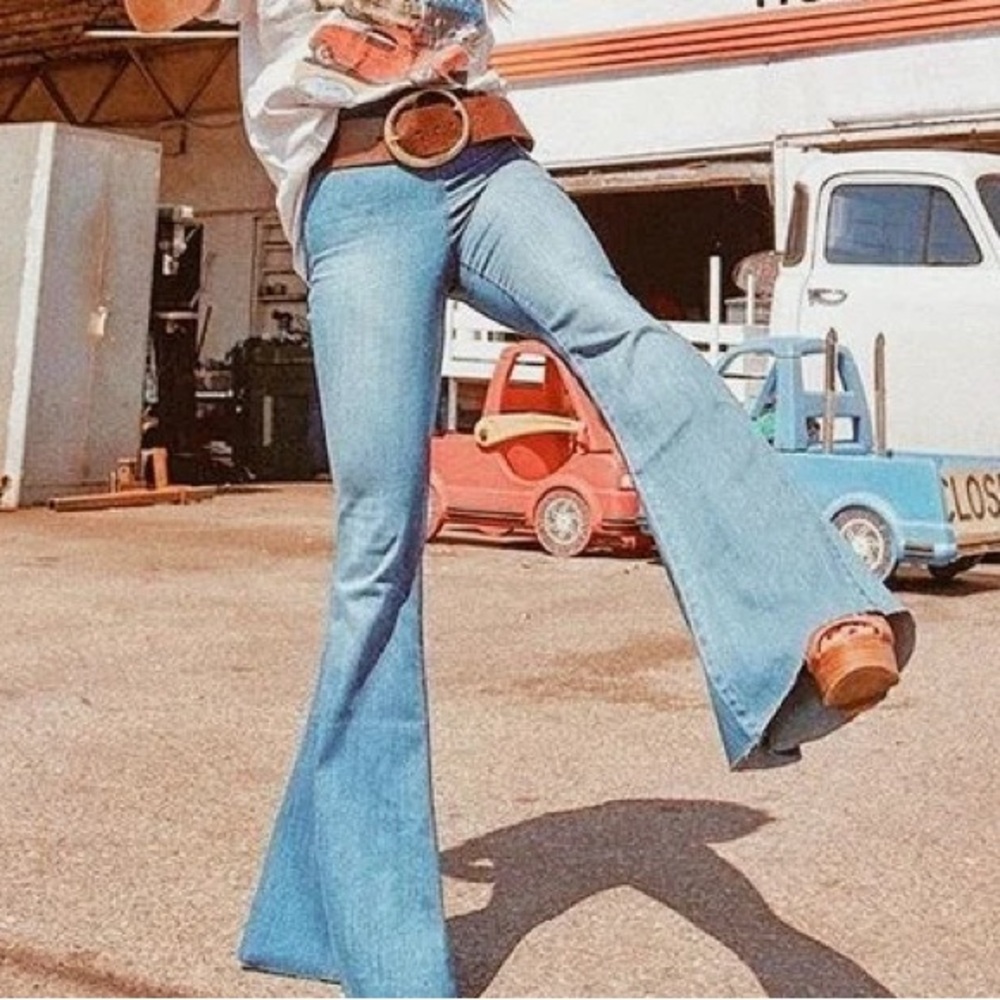 Old Navy Blue Flare bell bottom Women's denim Jeans size 18